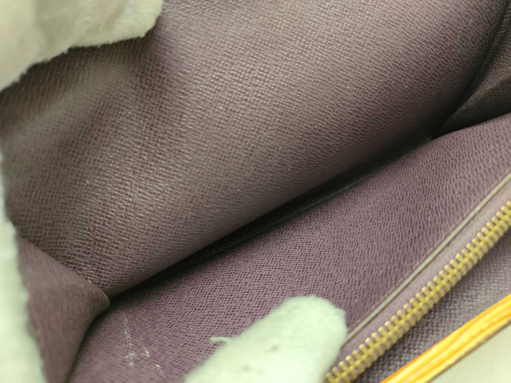LOUIS VUITTON Epi Portefeuille Sarah Wallet