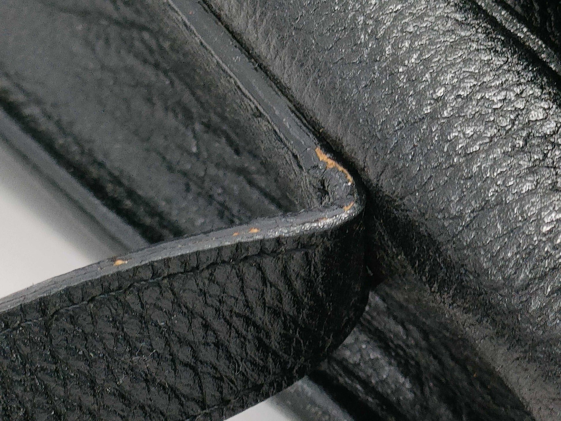 Yves Saint Laurent Leather Shoulder Bag