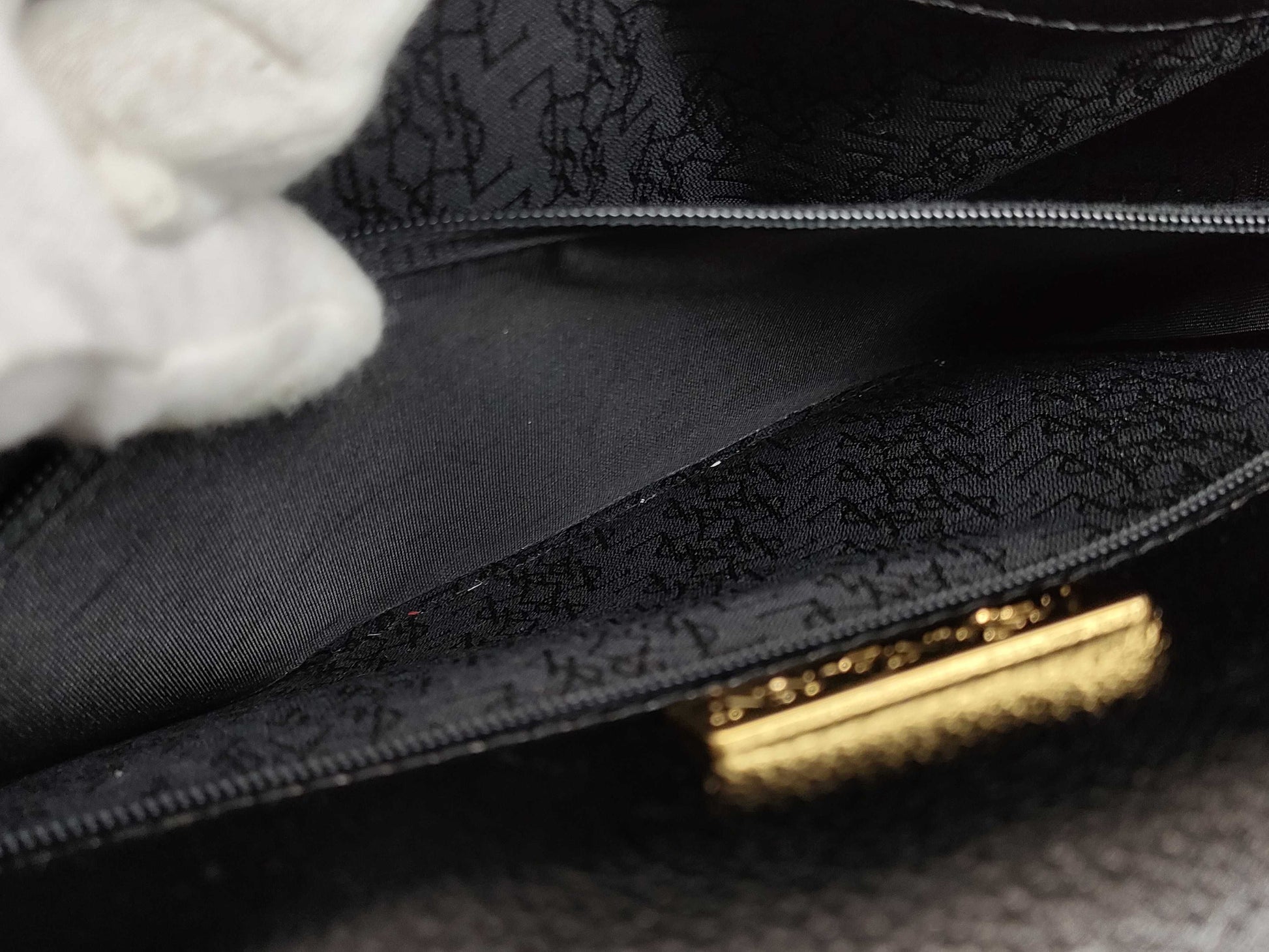 Yves Saint Laurent Leather Shoulder Bag