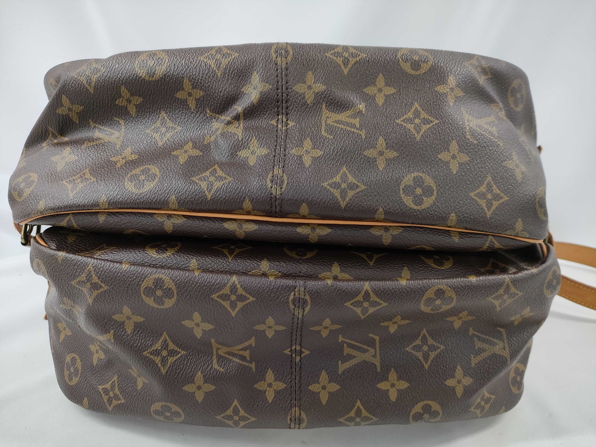 LOUIS VUITTON Monogram M42254 Saumur 35 Shoulder Bag