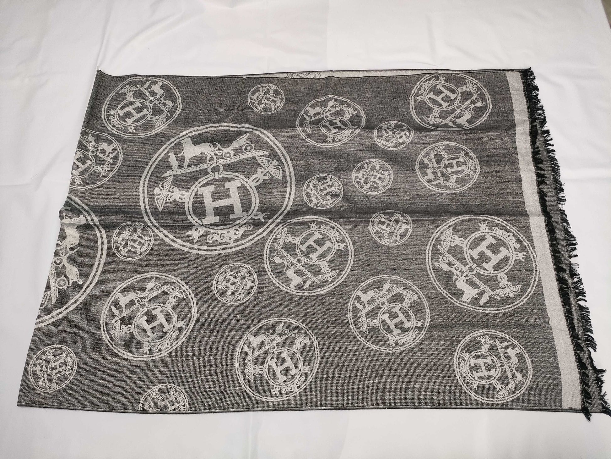 HERMES tagless scarf scarf