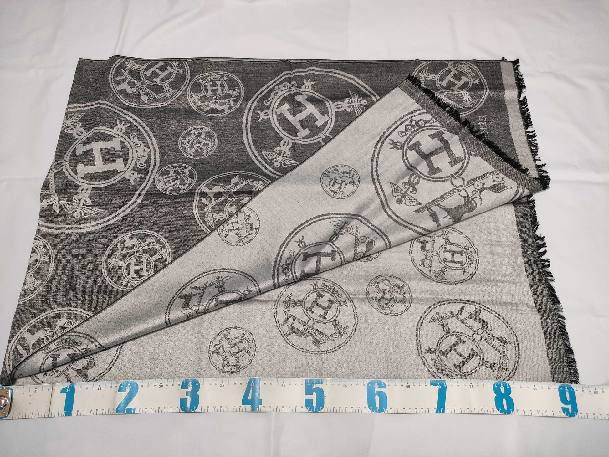 HERMES tagless scarf scarf