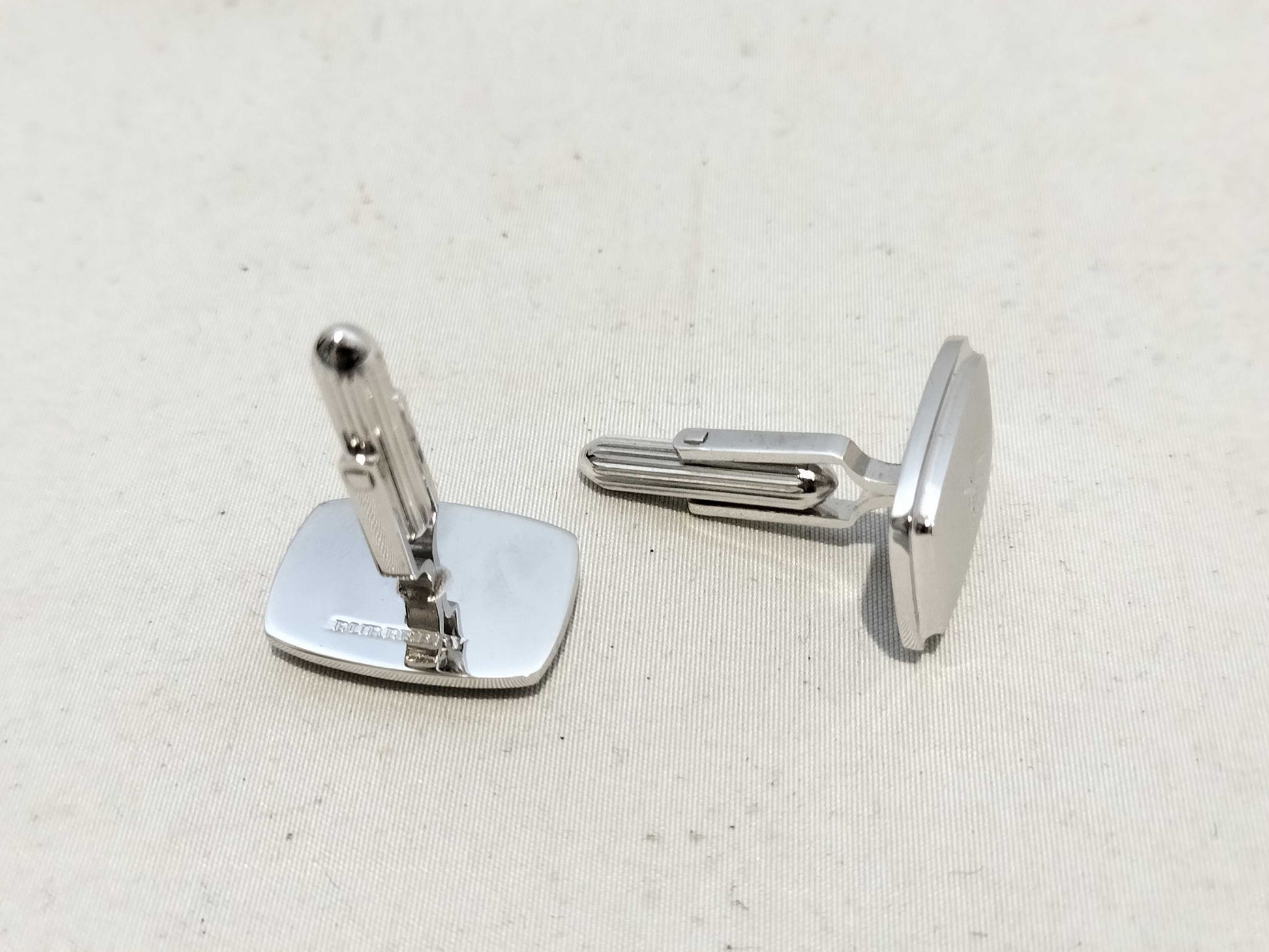 BURBERRY Boxed Silver Cufflinks with Horse Logo