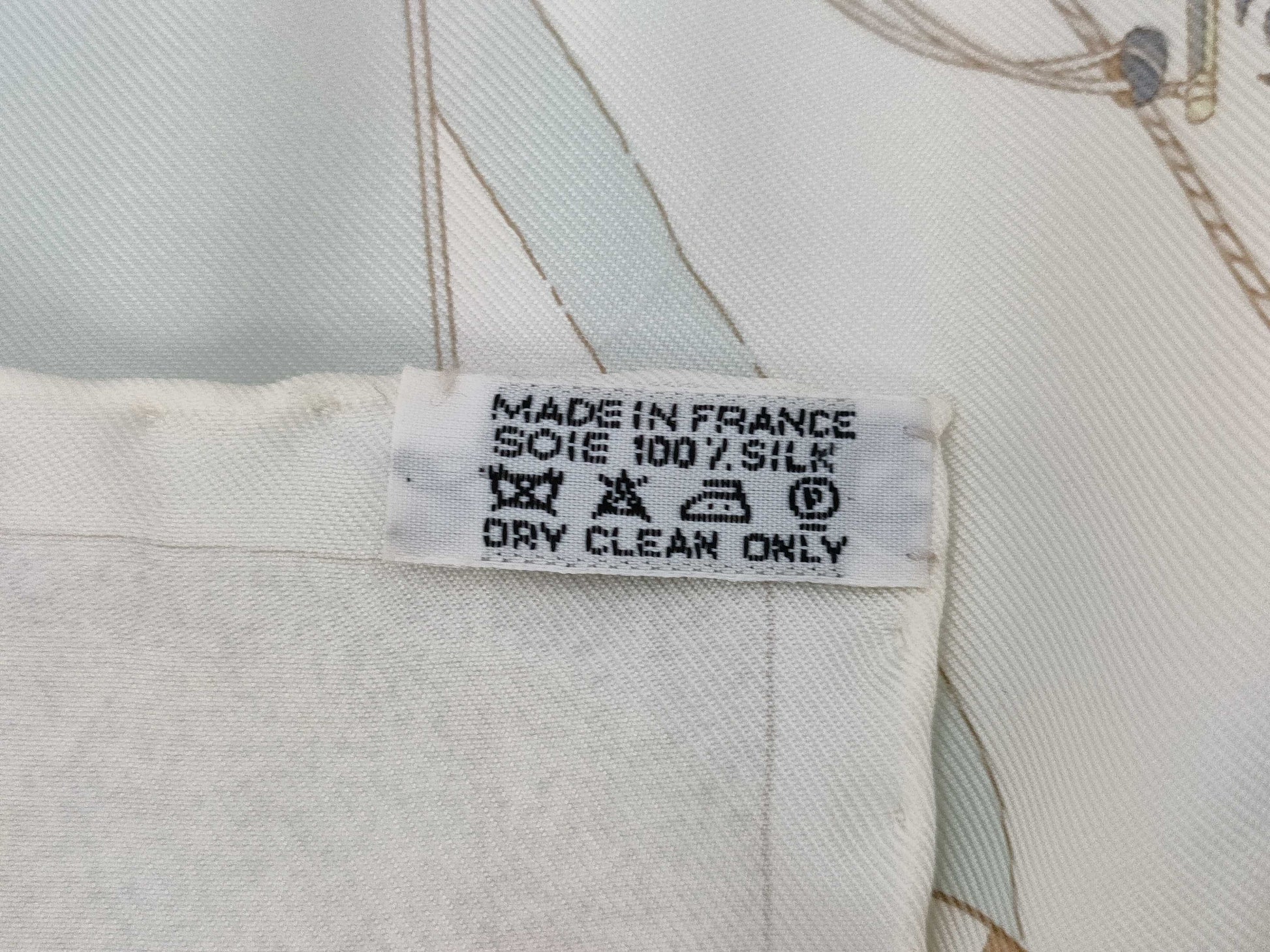 HERMES Carre Scarf