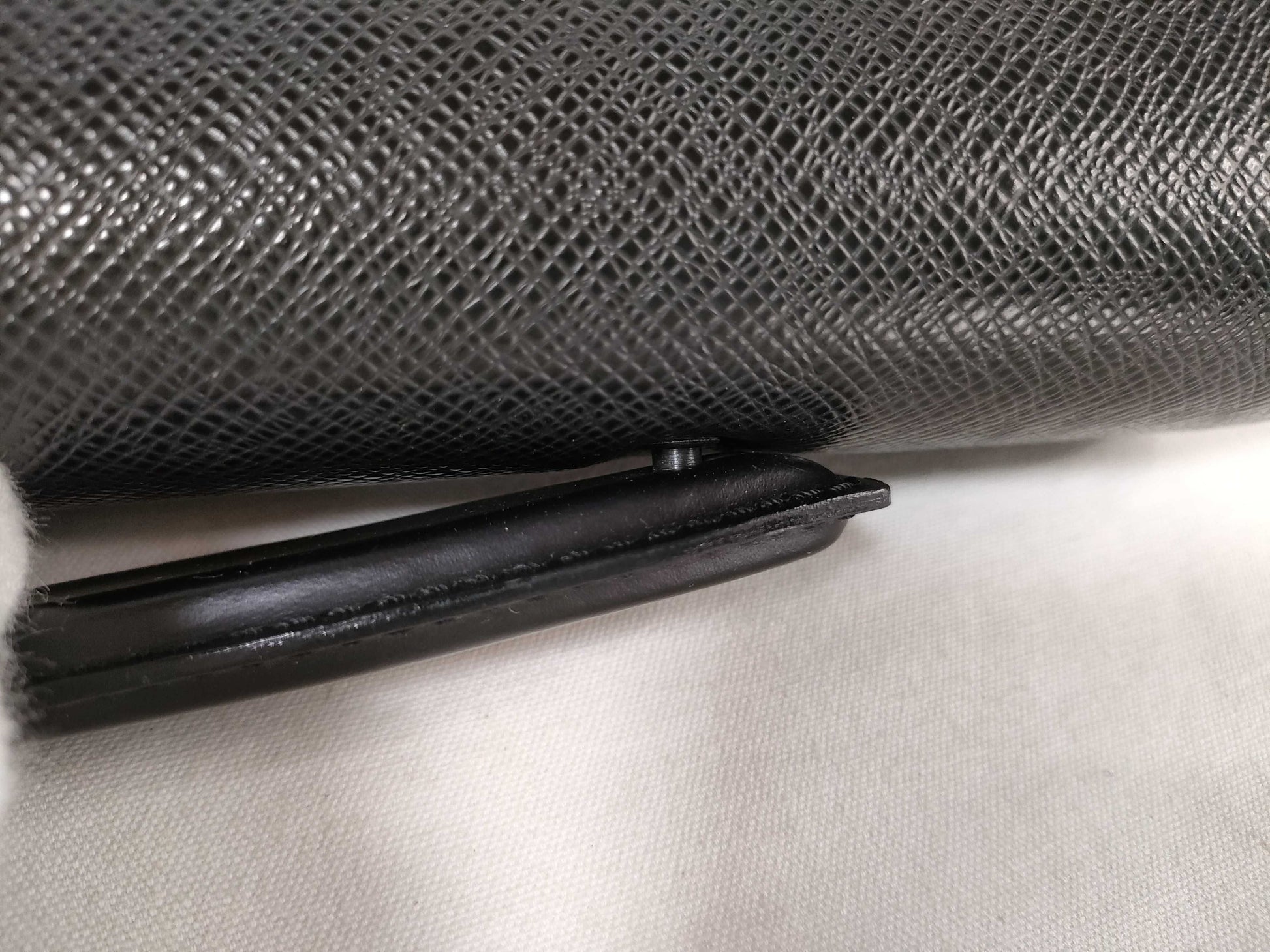 LOUIS VUITTON M30772 Taiga Business Angara Business Bag