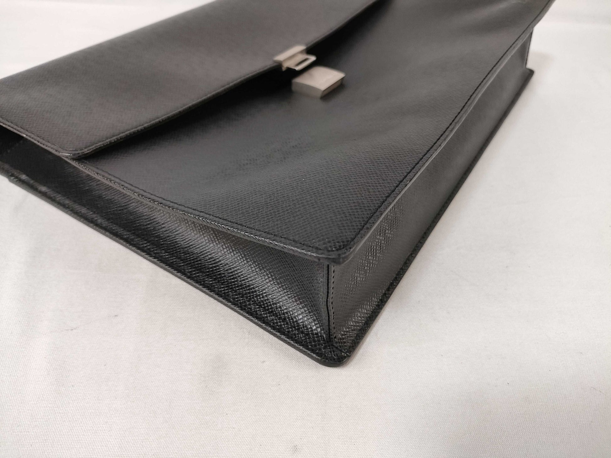LOUIS VUITTON M30772 Taiga Business Angara Business Bag