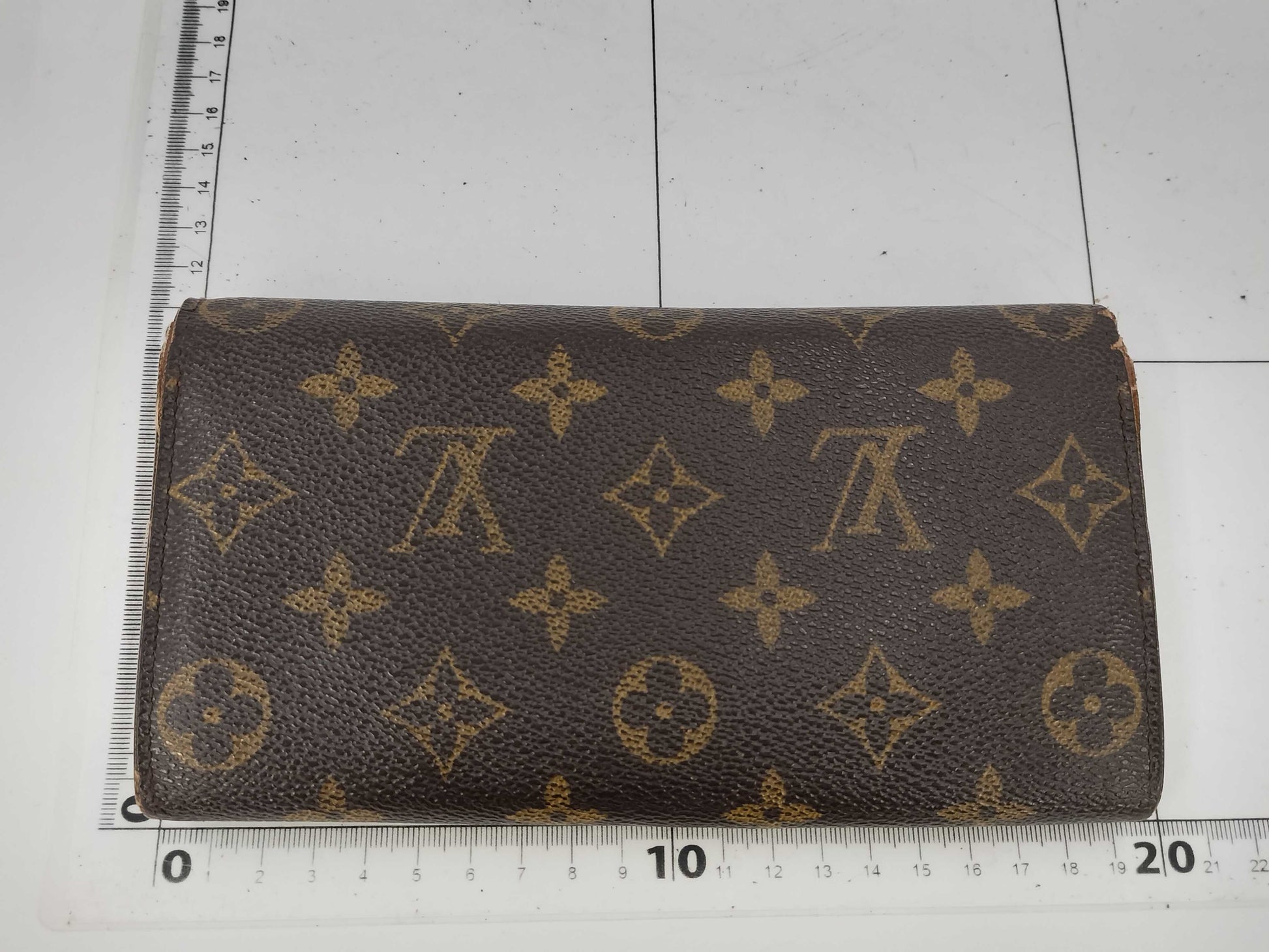 /Tory Burch lambskin wallet in excellent condition *2 wallets