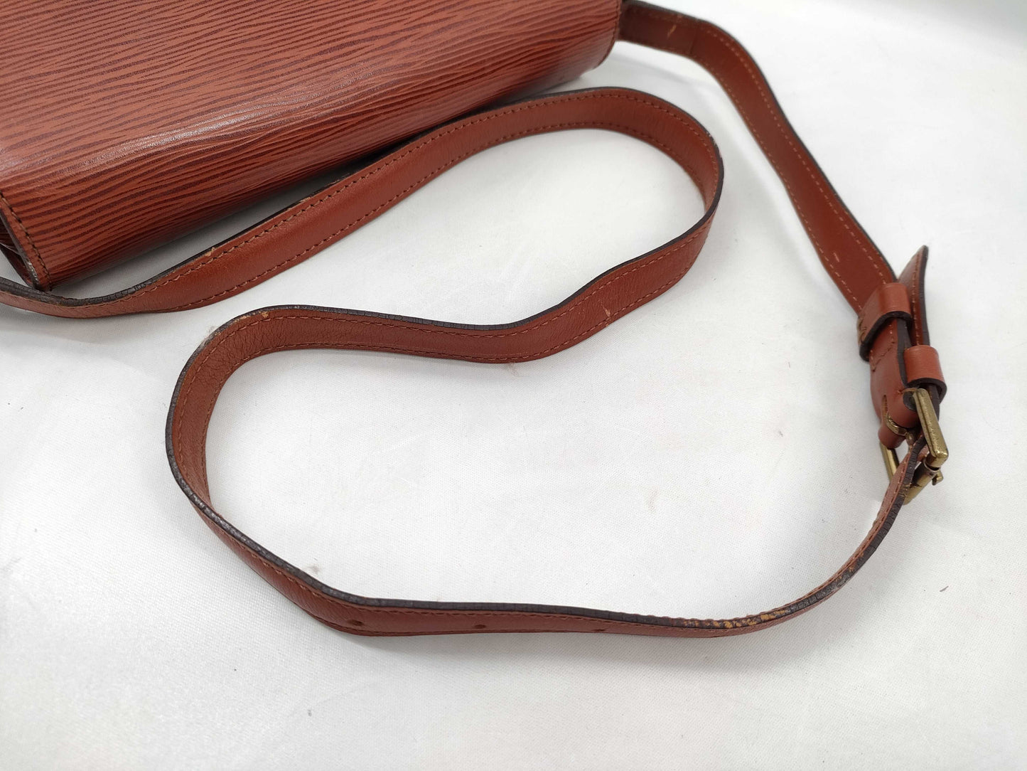 LOUIS VUITTON Epi Saint-Cloud Shoulder Bag