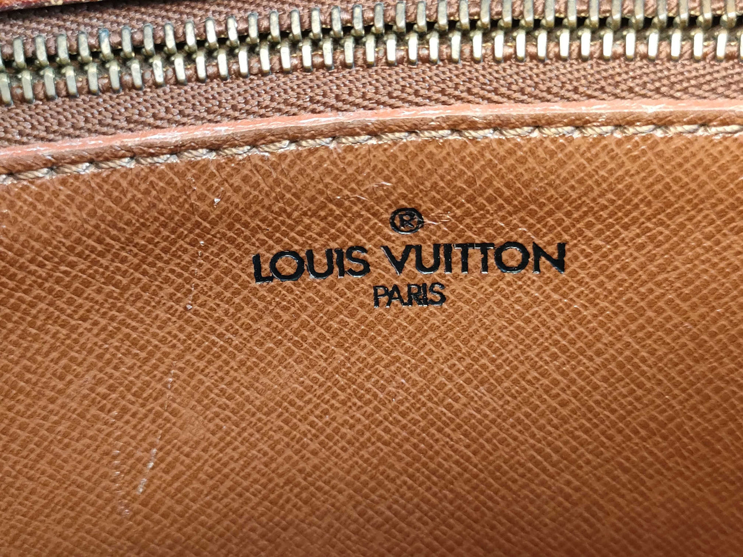 LOUIS VUITTON Epi Saint-Cloud Shoulder Bag