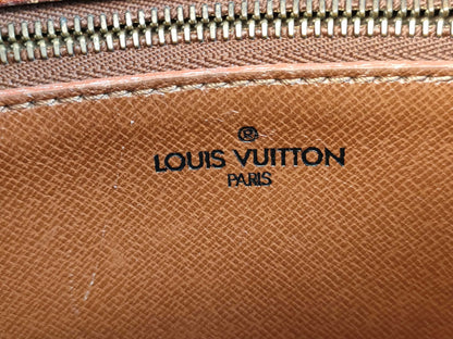 LOUIS VUITTON Epi Saint-Cloud Shoulder Bag