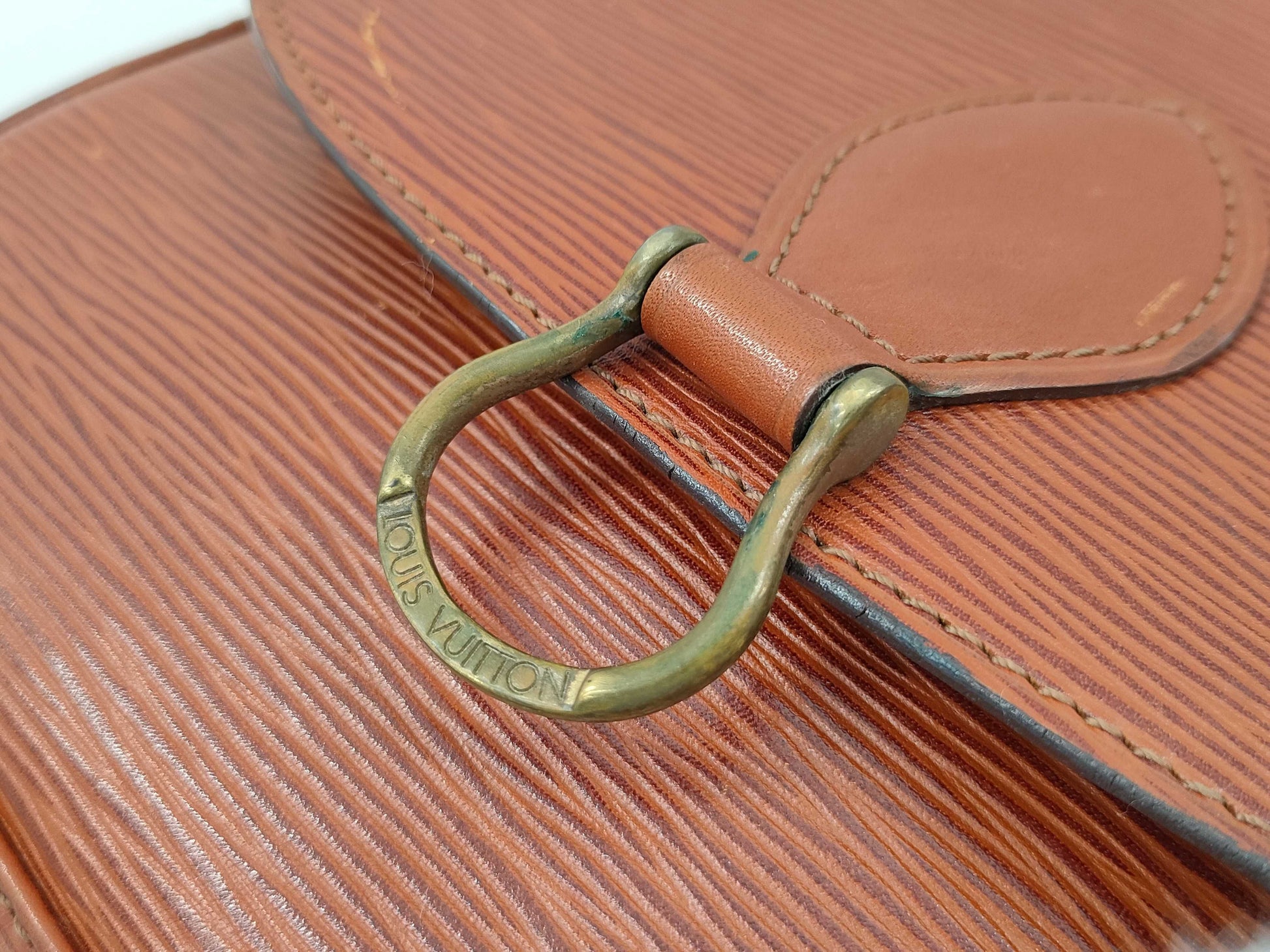 LOUIS VUITTON Epi Saint-Cloud Shoulder Bag