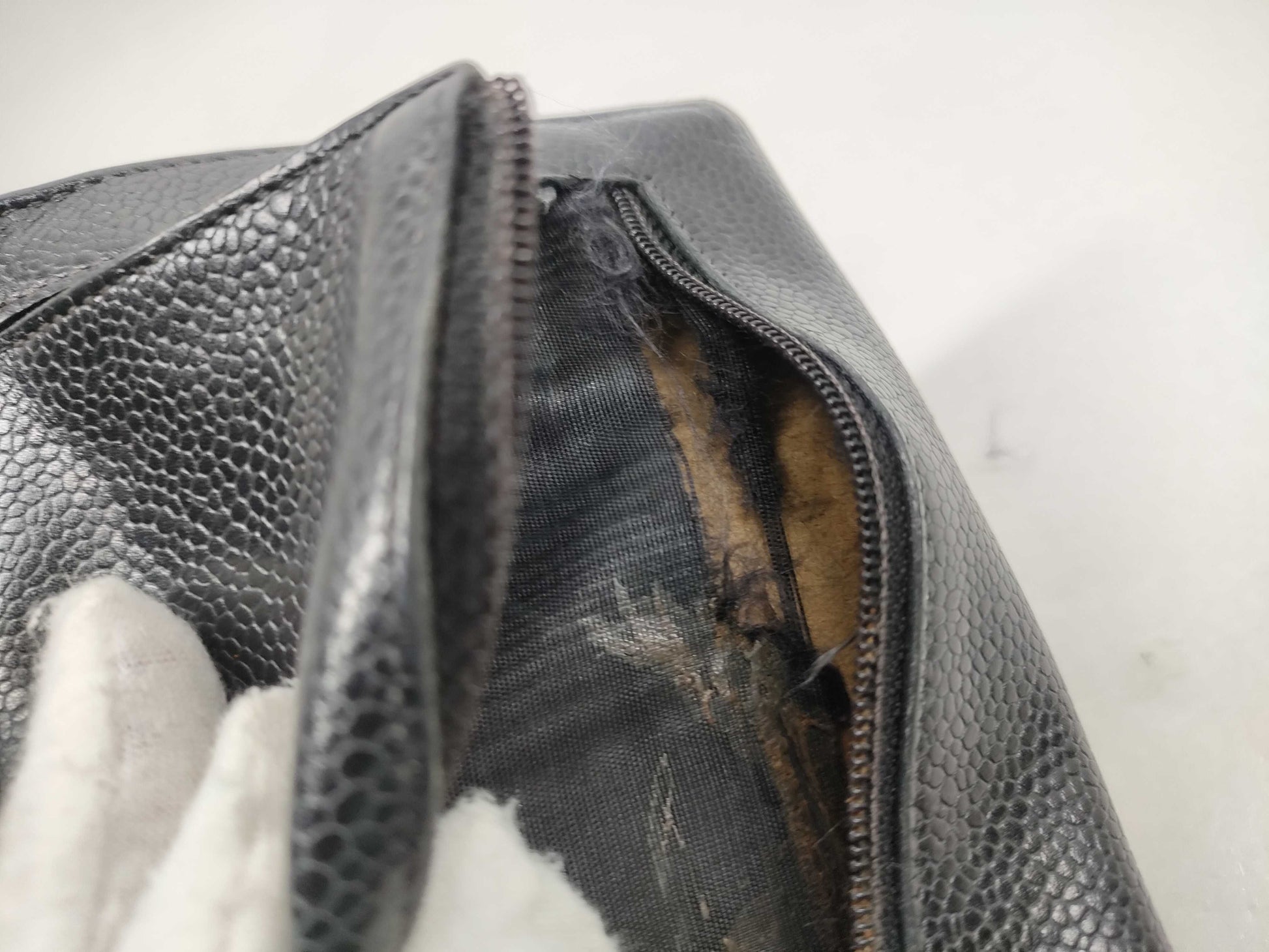 CHANEL Caviar Skin Coco Mark Tri-fold Wallet / Prada Wallet