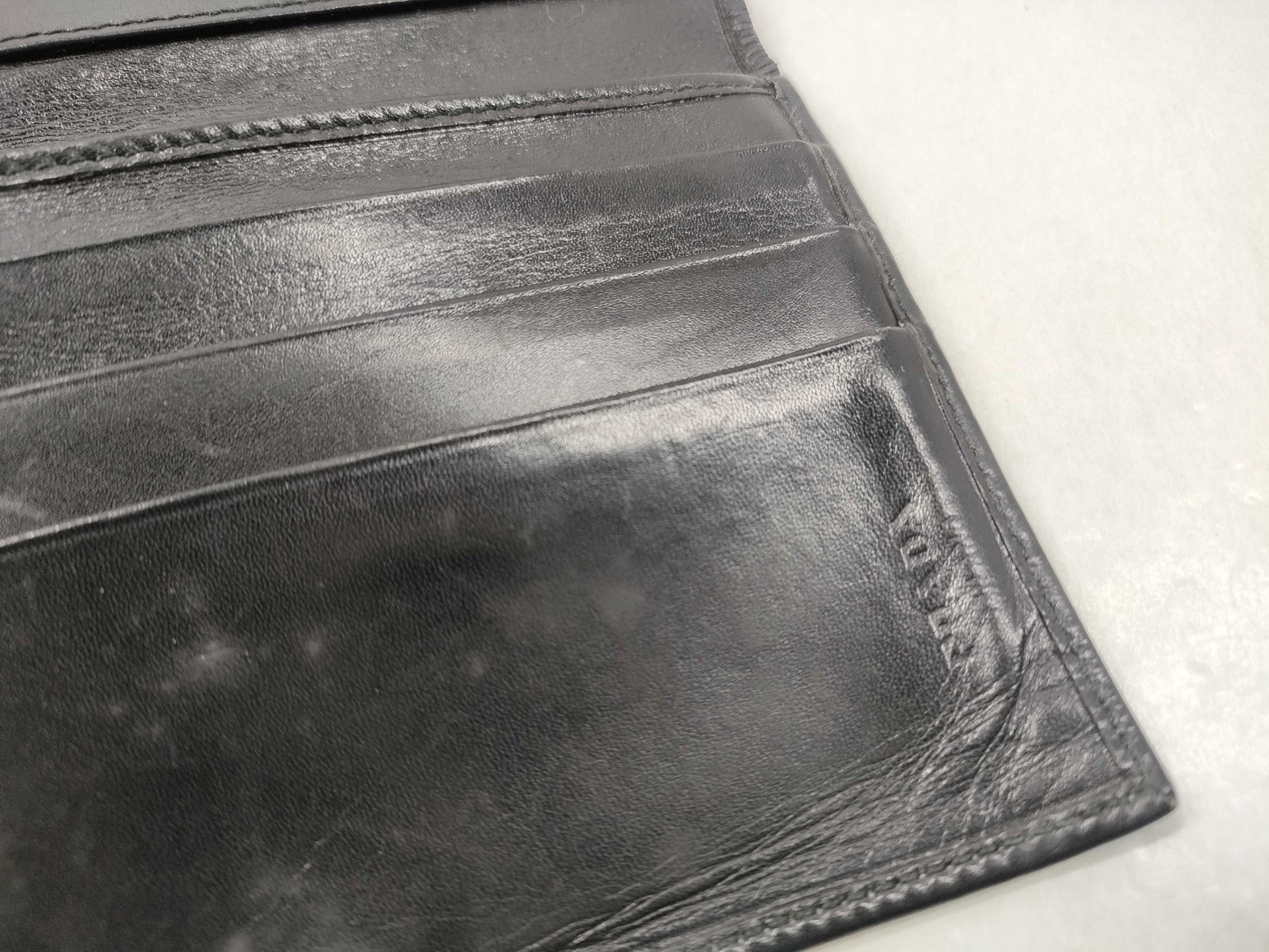 CHANEL Caviar Skin Coco Mark Tri-fold Wallet / Prada Wallet