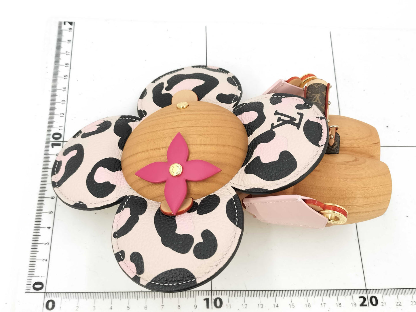 LOUIS VUITTON Monogram Vivienne Figurine Wild at Heart Other Accessories