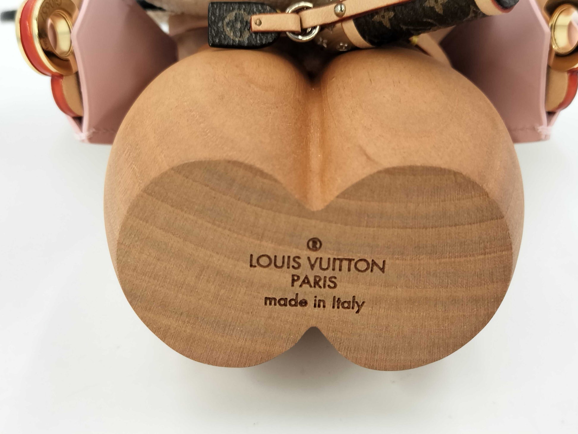LOUIS VUITTON Monogram Vivienne Figurine Wild at Heart Other Accessories