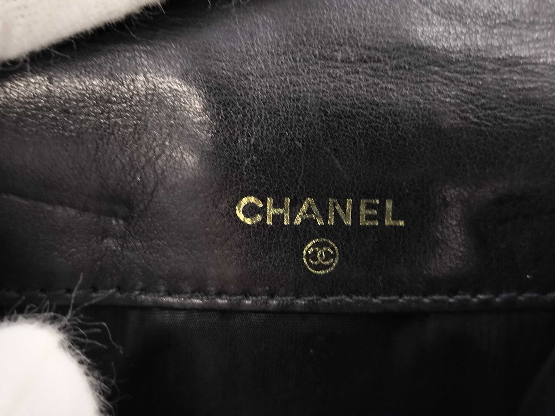 CHANEL Caviar Skin Bifold Wallet