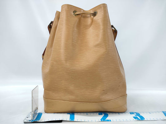 LOUIS VUITTON Epi Noe 8908 Shoulder Bag