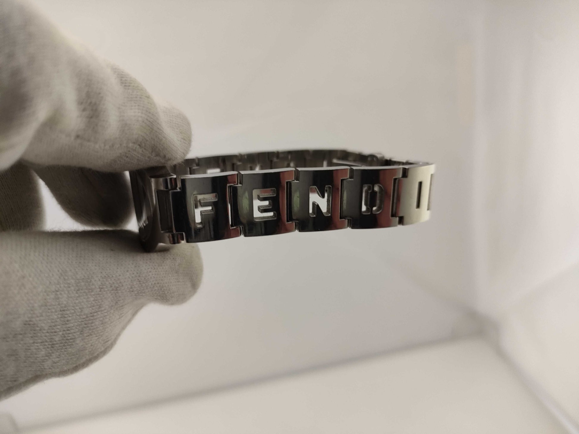 FENDI 3050 L 043 587 Women's Watch