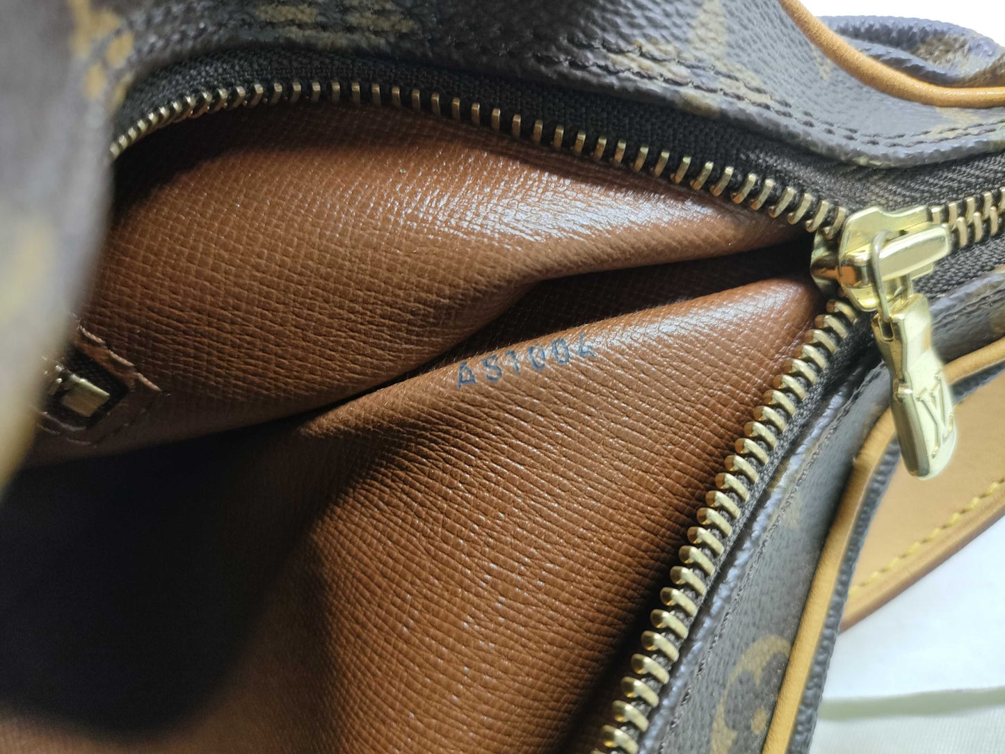 LOUIS VUITTON M51265 Monogram Boulogne Shoulder Bag