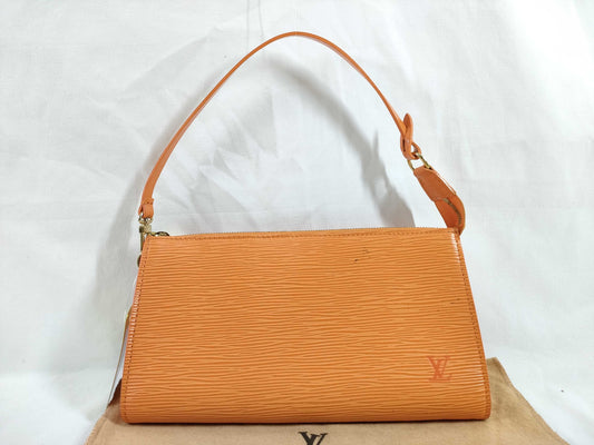 LOUIS VUITTON M5294H Epi Axoir Handbag