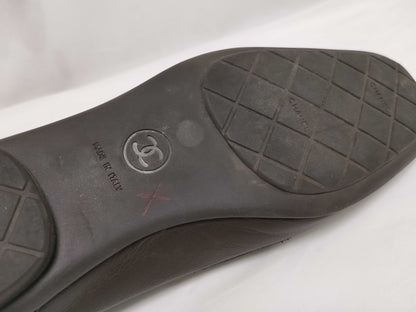 CHANEL Coco Mark Leather Pumps