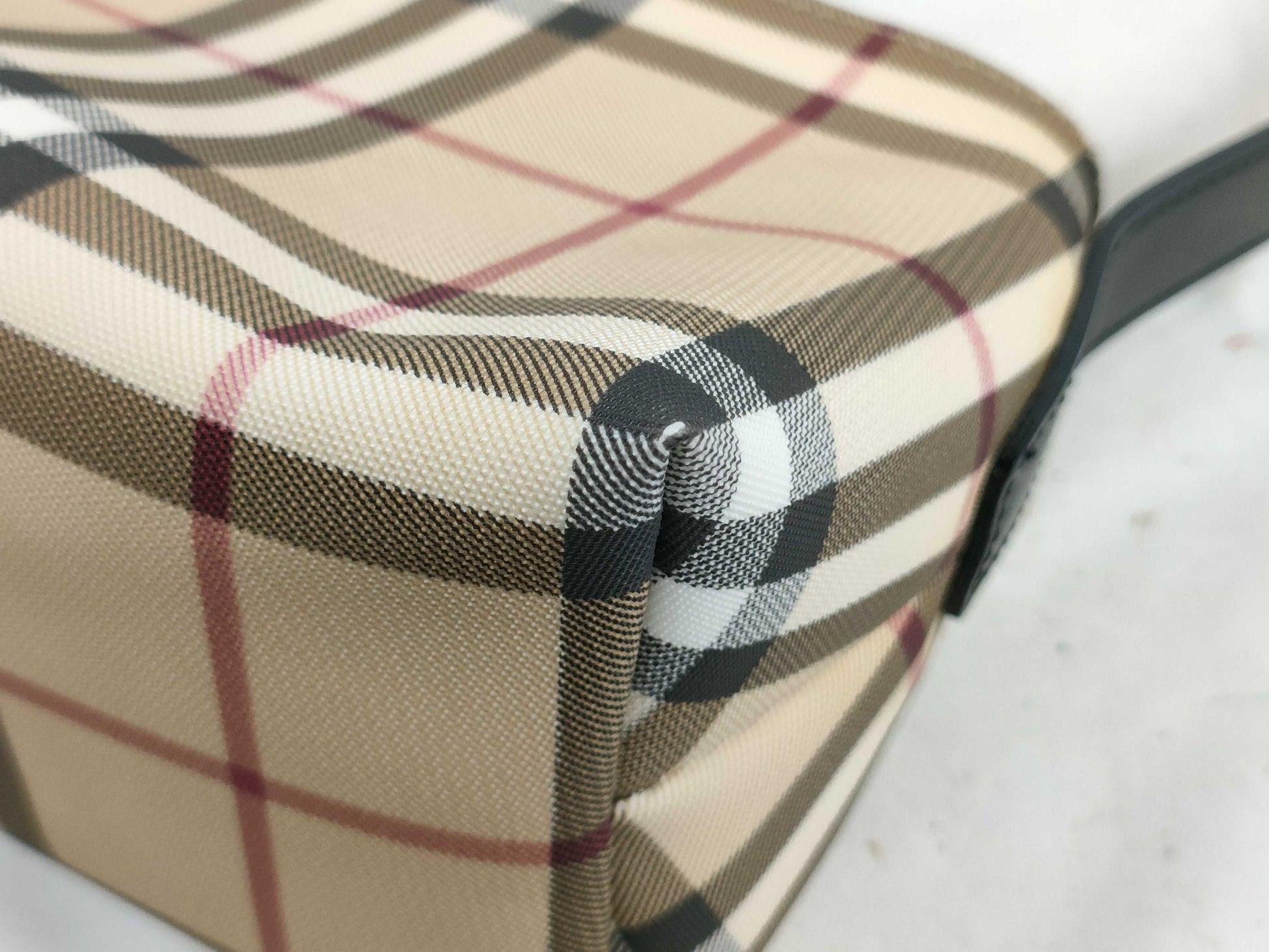BURBERRY London Nova Check Hand Shoulder Bag