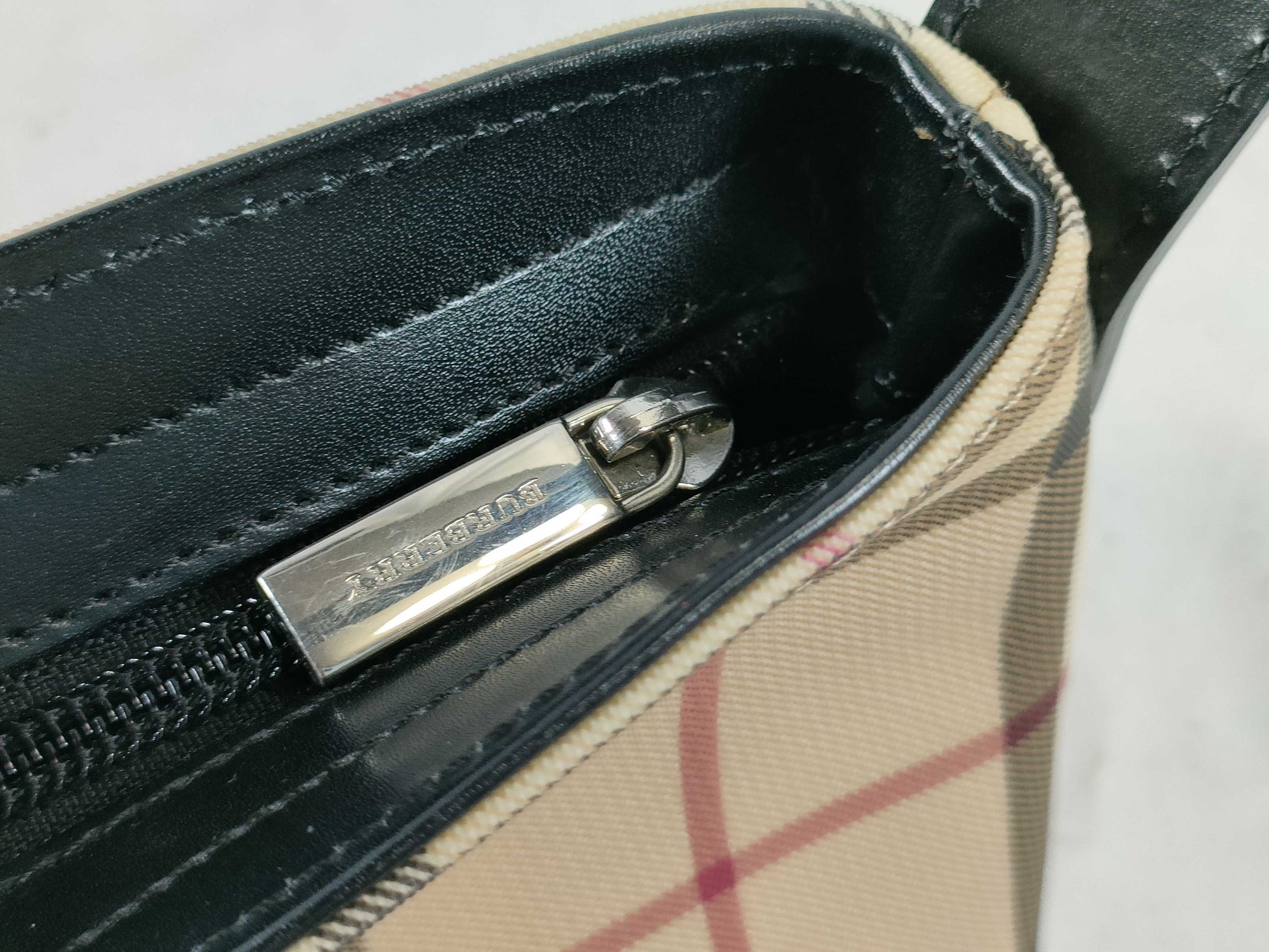 BURBERRY London Nova Check Hand Shoulder Bag