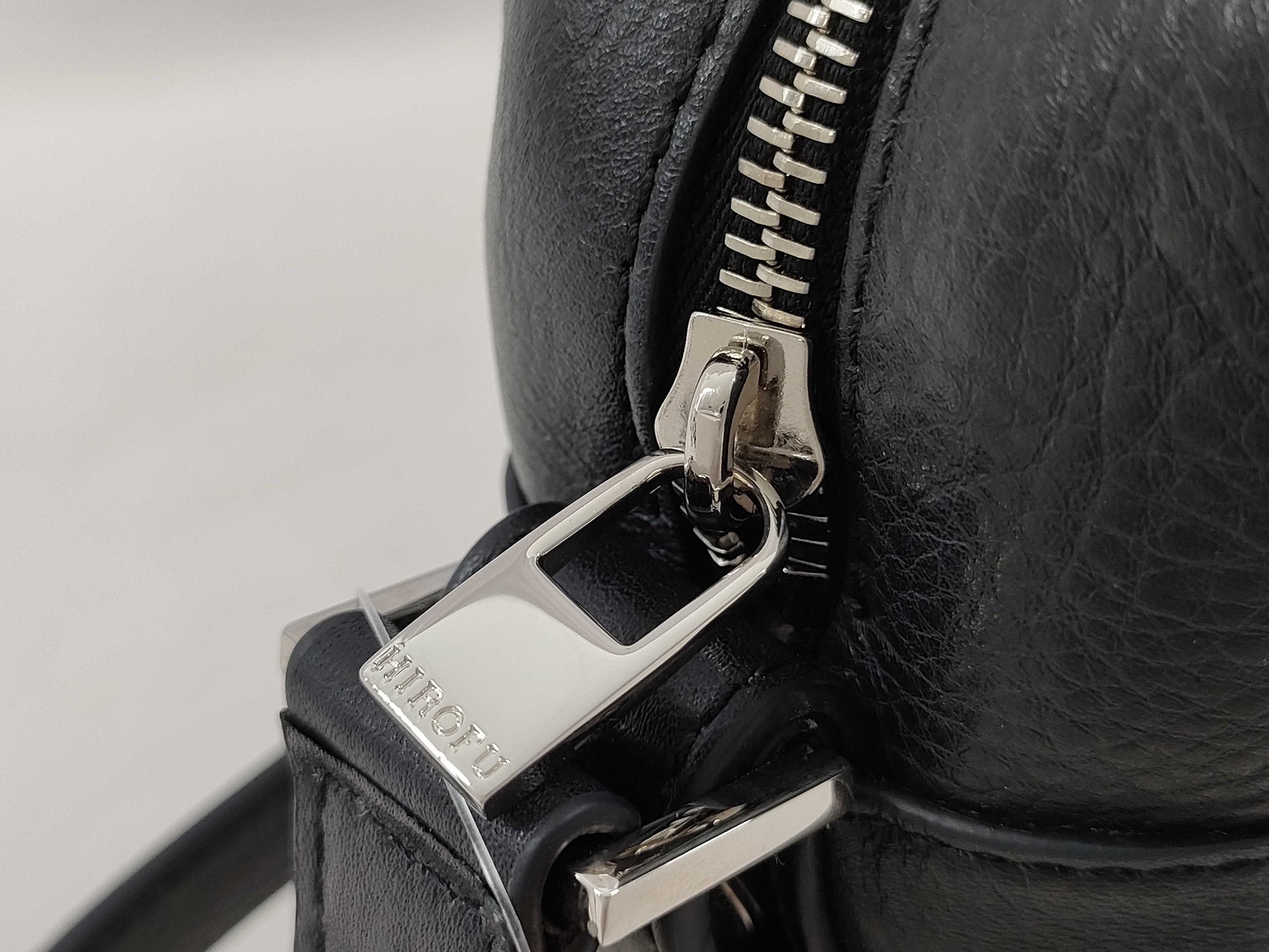 Hirofu Leather Shoulder Bag Noir