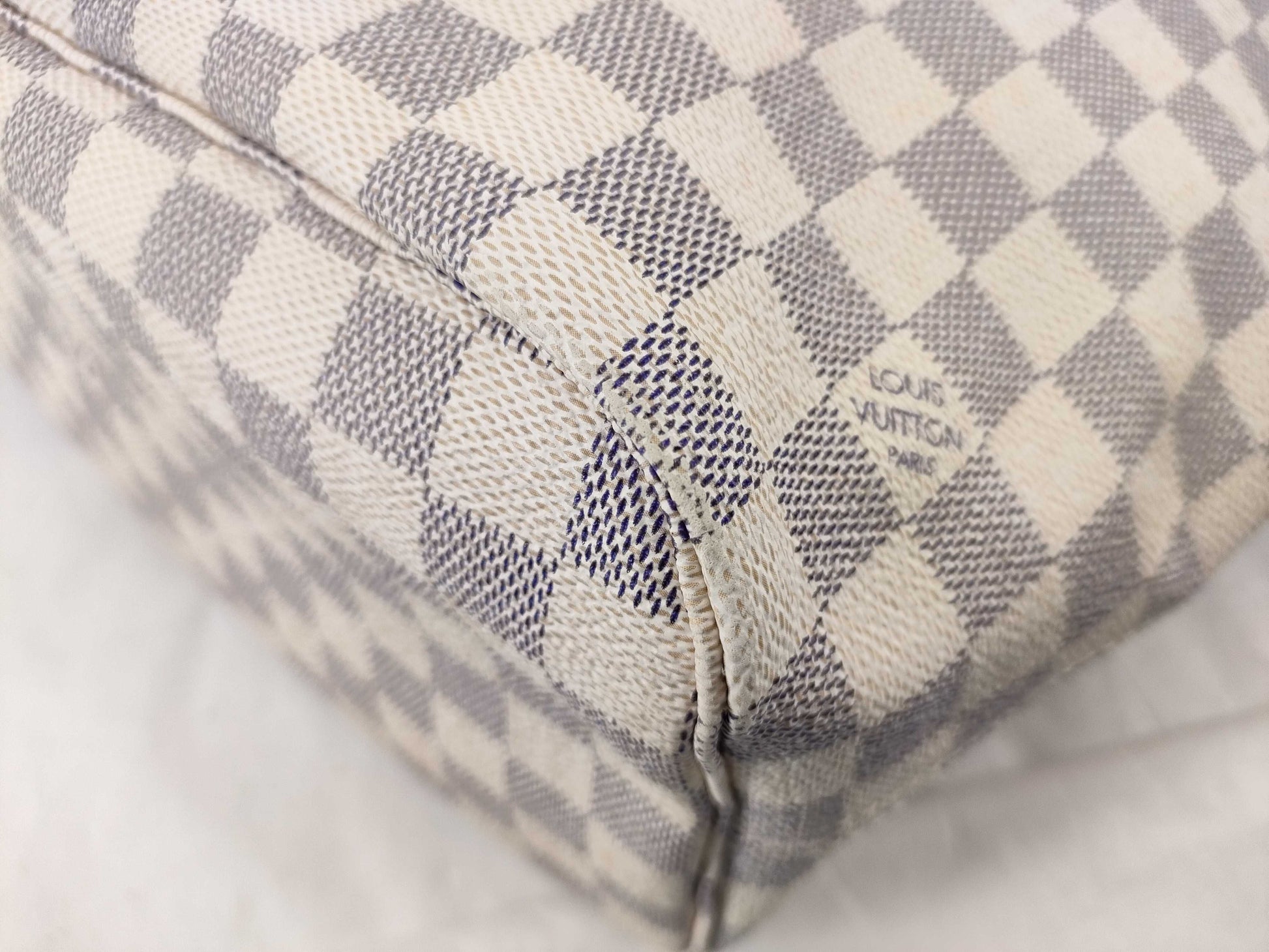 LOUIS VUITTON Damier Azur Neverfull MM Tote Bag with Pouch