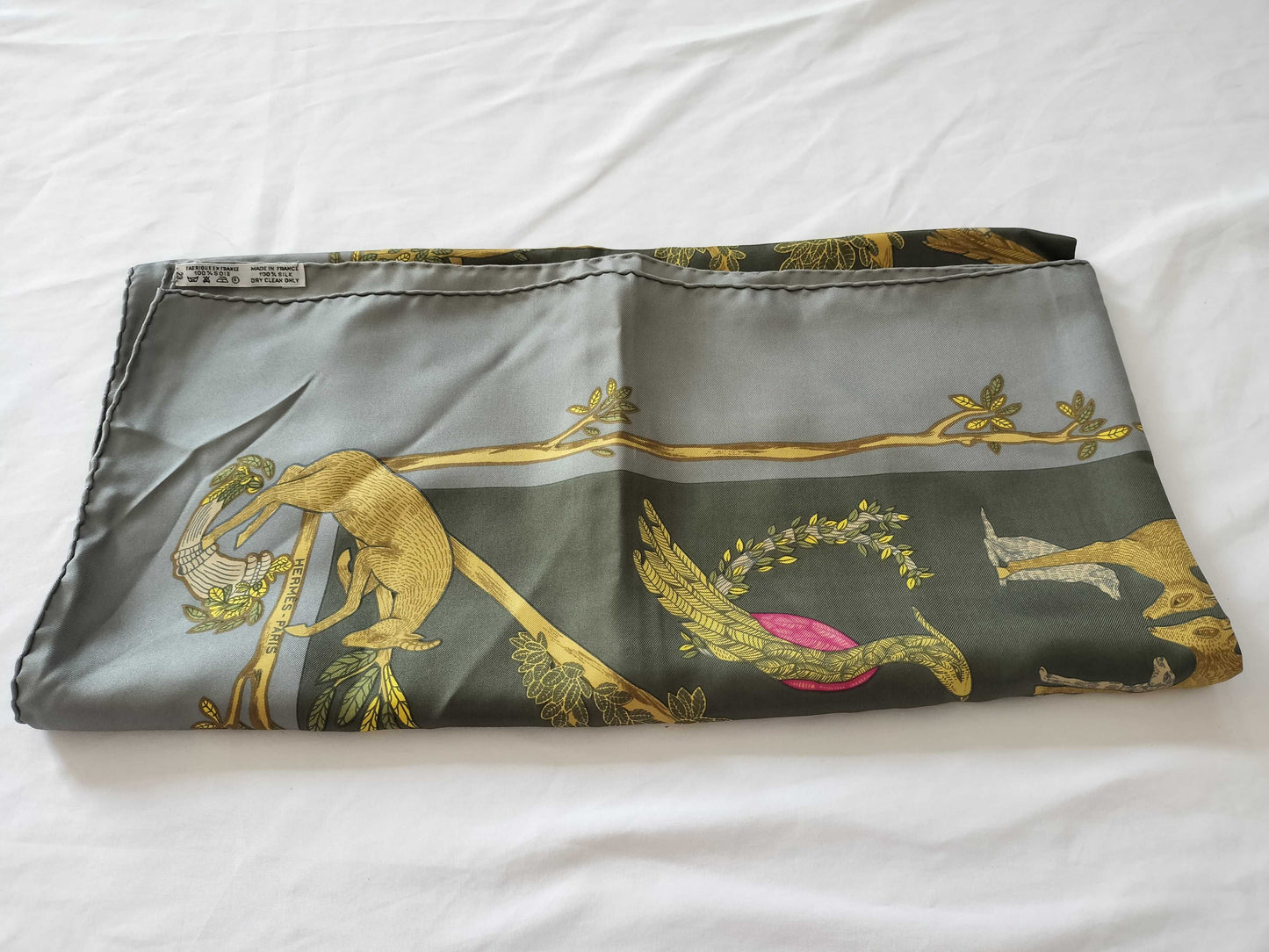 HERMES Carre Carre 90 //Condition Considered Scarf