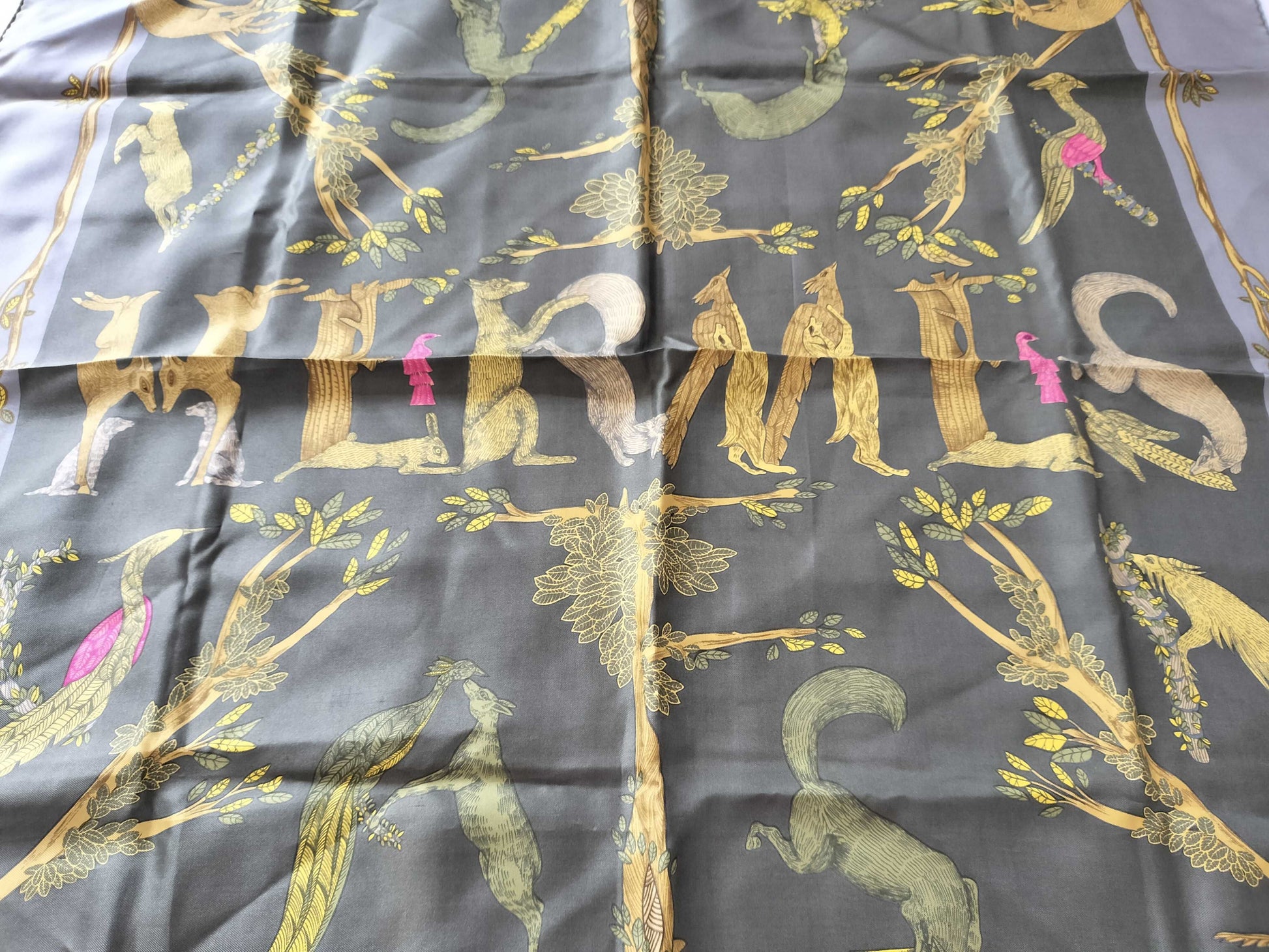 HERMES Carre Carre 90 //Condition Considered Scarf