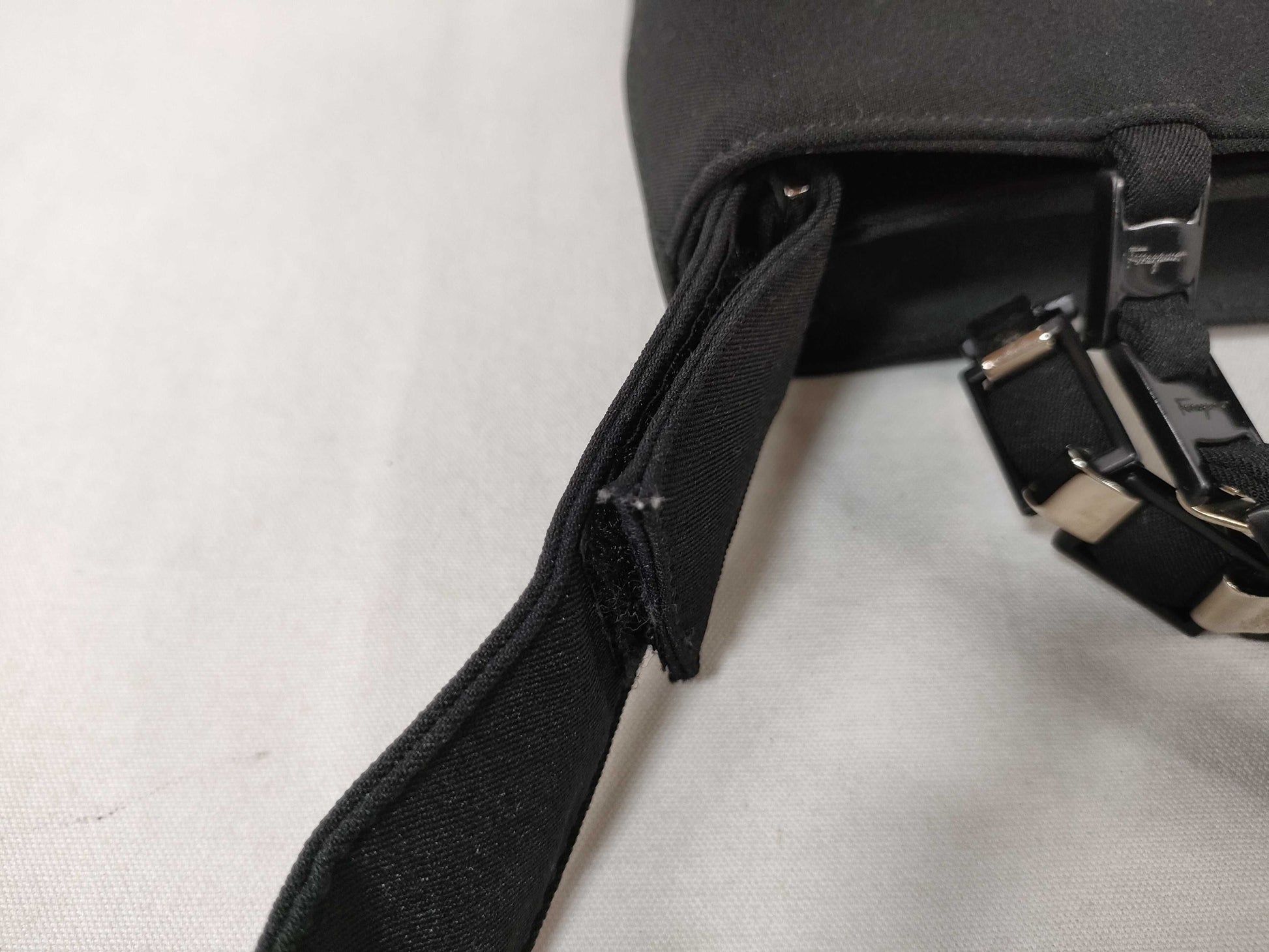 Salvatore Ferragamo AU-210187 2-Way Shoulder Bag