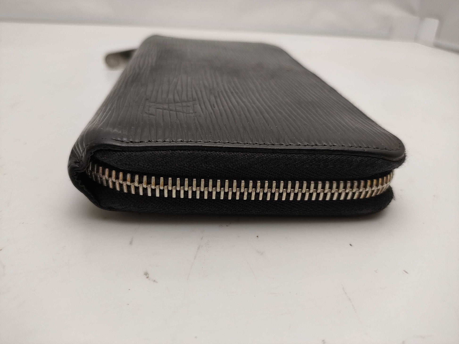 LOUIS VUITTON Epi Zippy Wallet