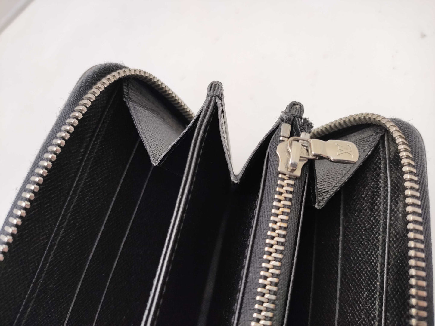 LOUIS VUITTON Epi Zippy Wallet