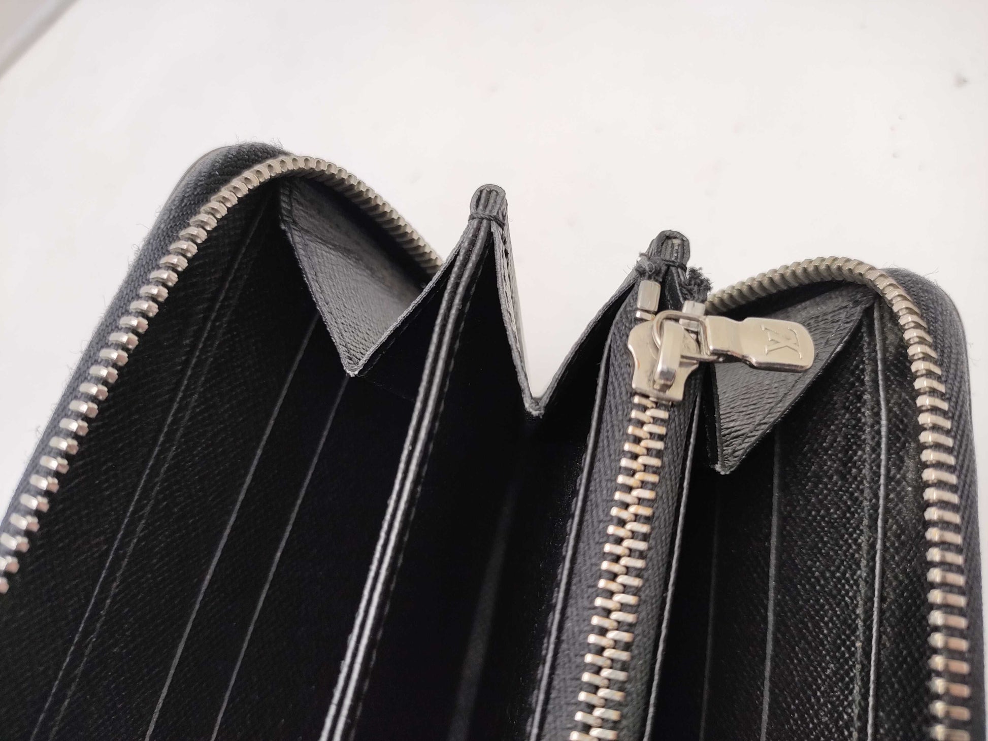 LOUIS VUITTON Epi Zippy Wallet