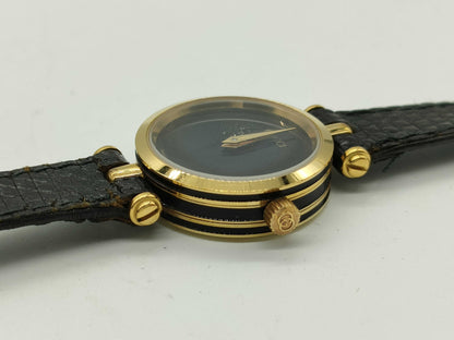 GUCCI Black Dial Unmoving Women's Watch