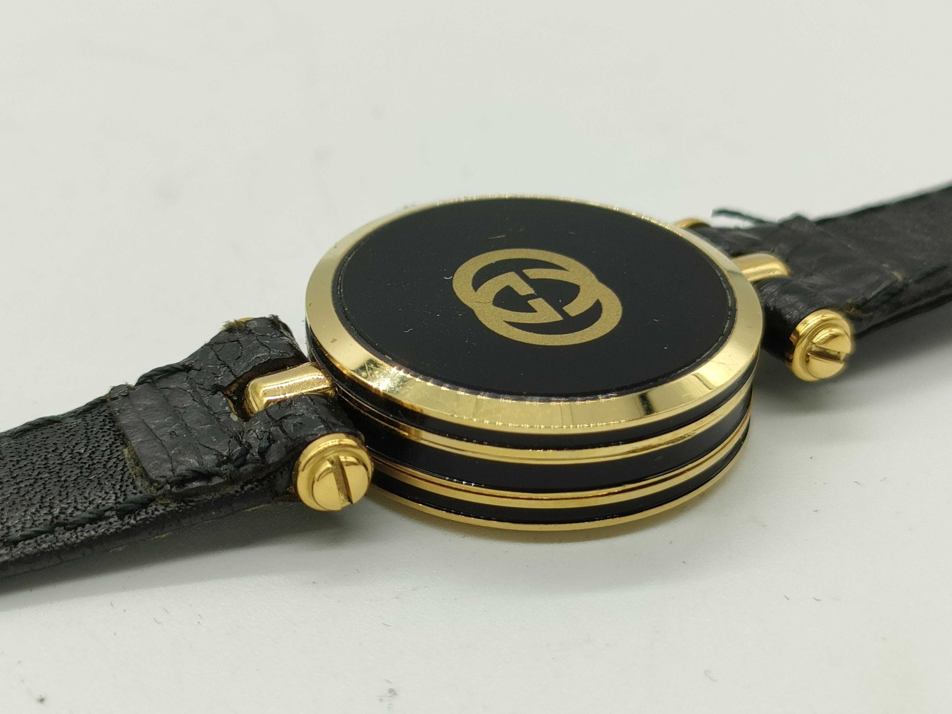 GUCCI Black Dial Unmoving Women's Watch