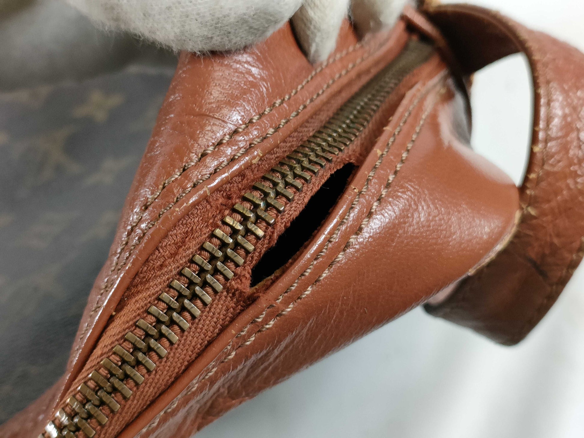 LOUIS VUITTON M51364 Monogram Sack Band Shoulder Bag