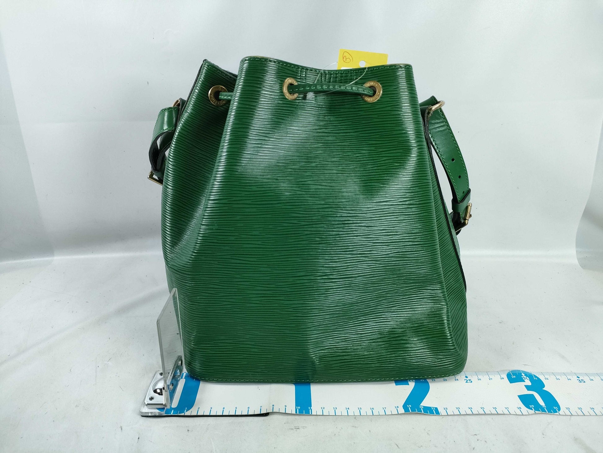 LOUIS VUITTON Epi Noe Shoulder Bag