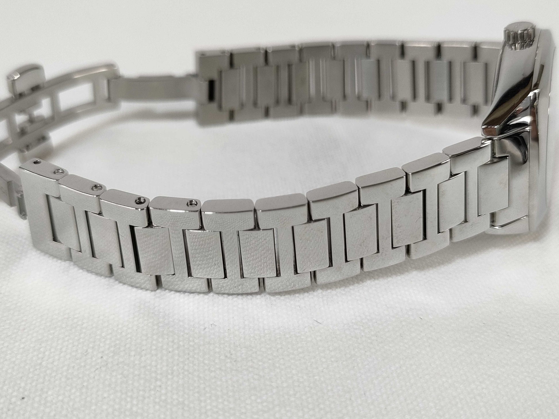 GUCCI 142.5 Women's Quartz Watch