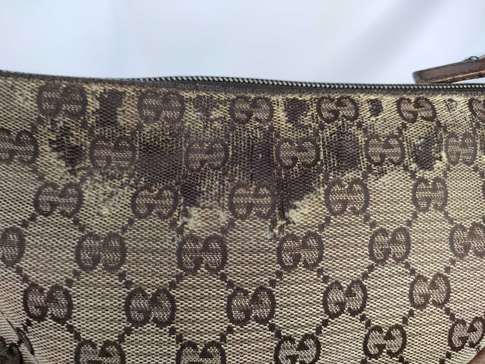 GUCCI GG Canvas Shoulder Bag