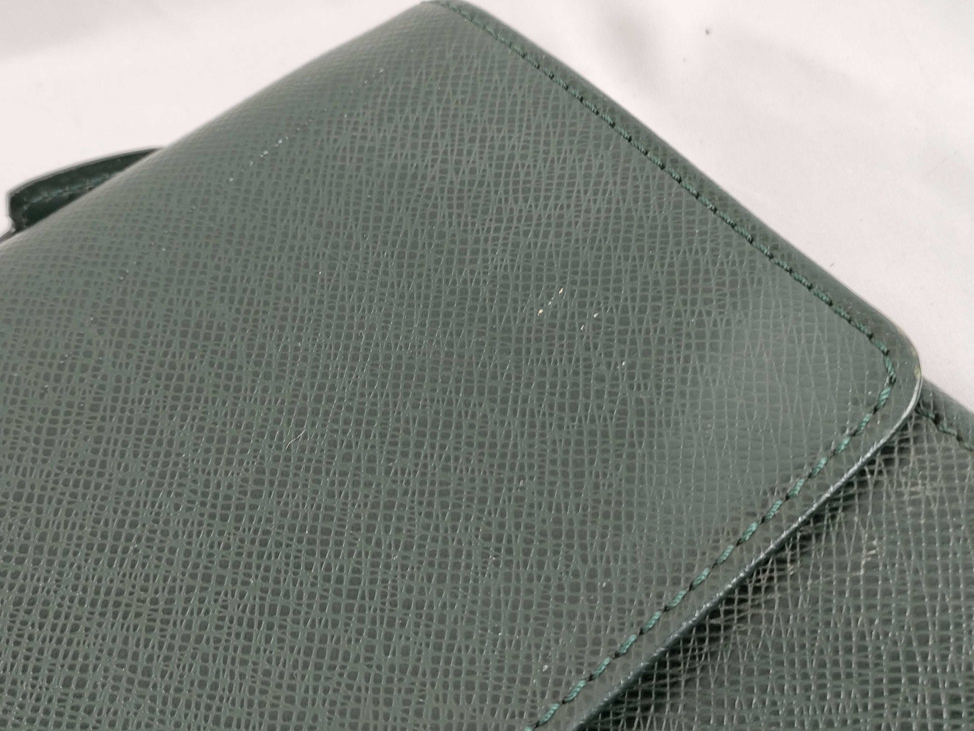 LOUIS VUITTON M30074 Taiga Serviette Clado Business Bag