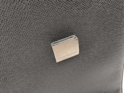 LOUIS VUITTON M30804 Taiga Serviette Tobol Business Bag