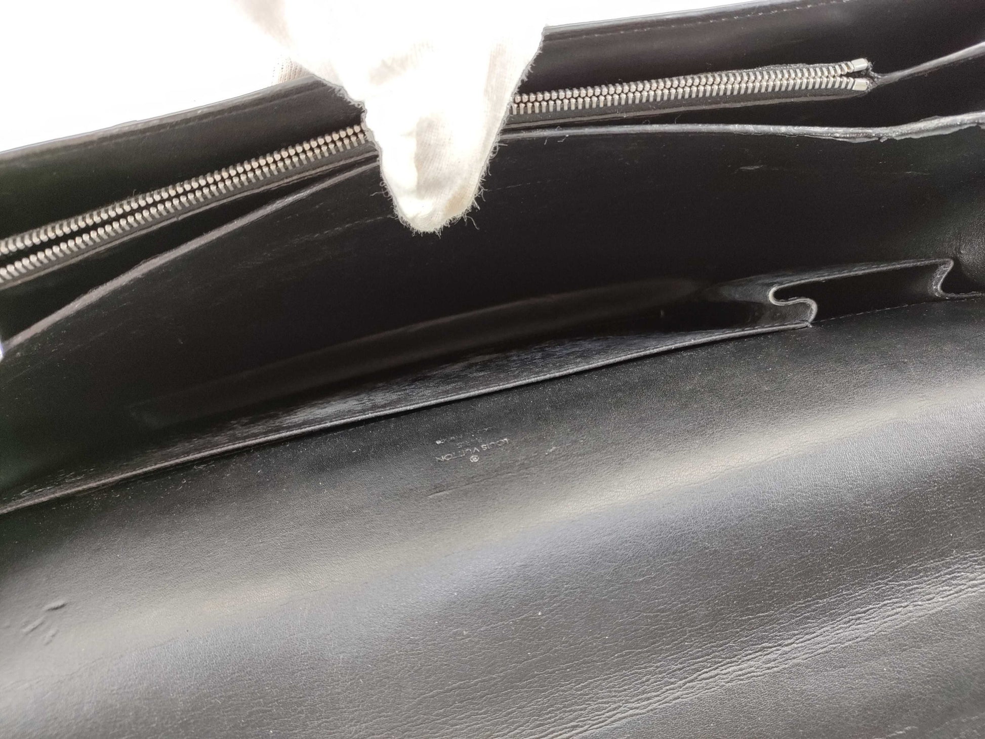 LOUIS VUITTON M30804 Taiga Serviette Tobol Business Bag