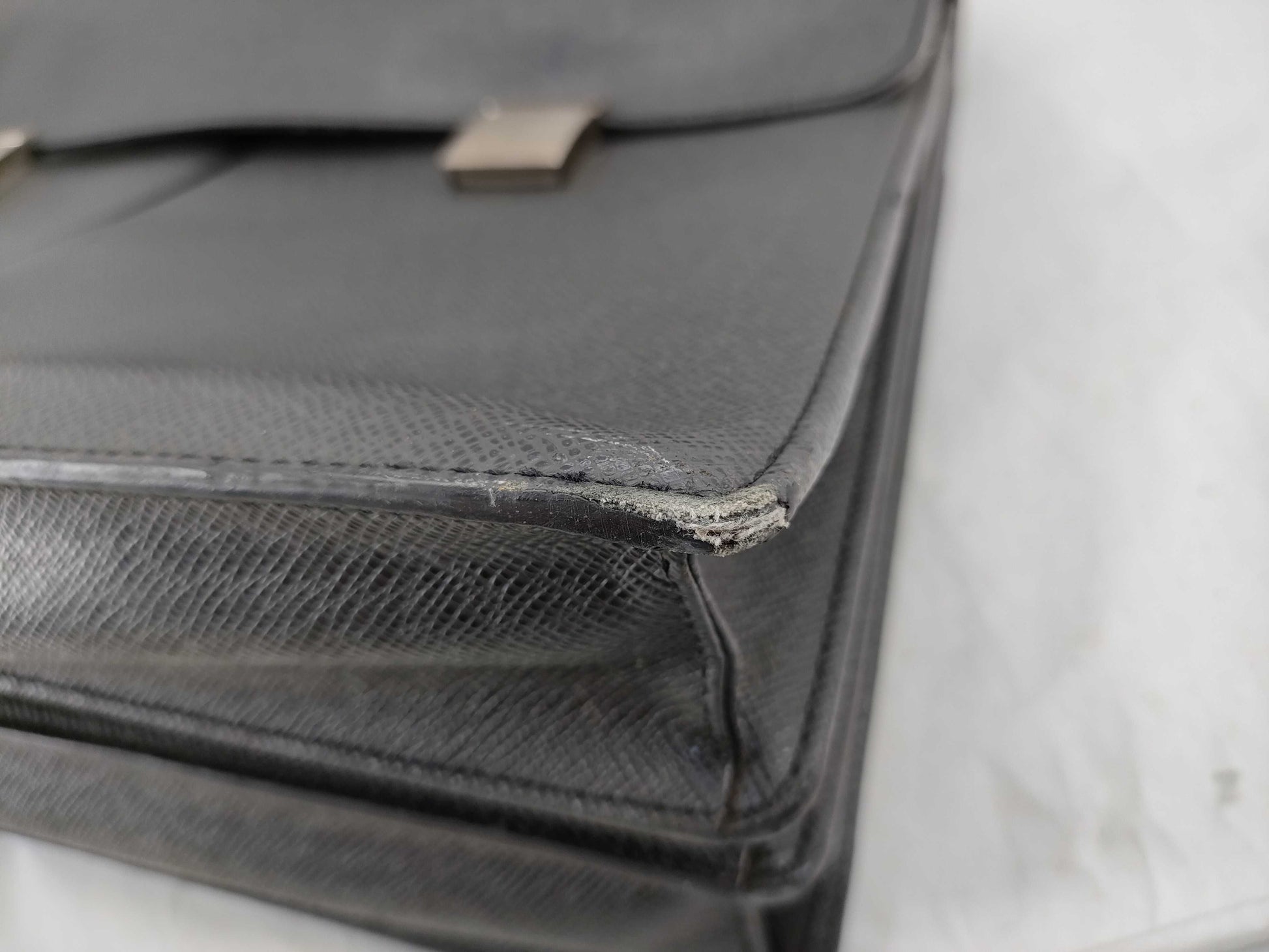 LOUIS VUITTON M30804 Taiga Serviette Tobol Business Bag