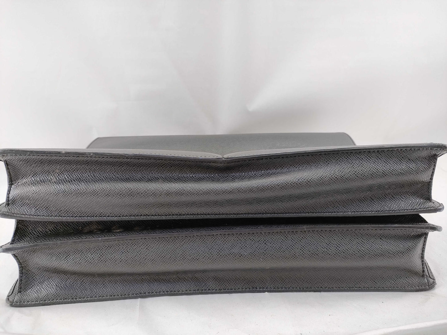 LOUIS VUITTON M30804 Taiga Serviette Tobol Business Bag