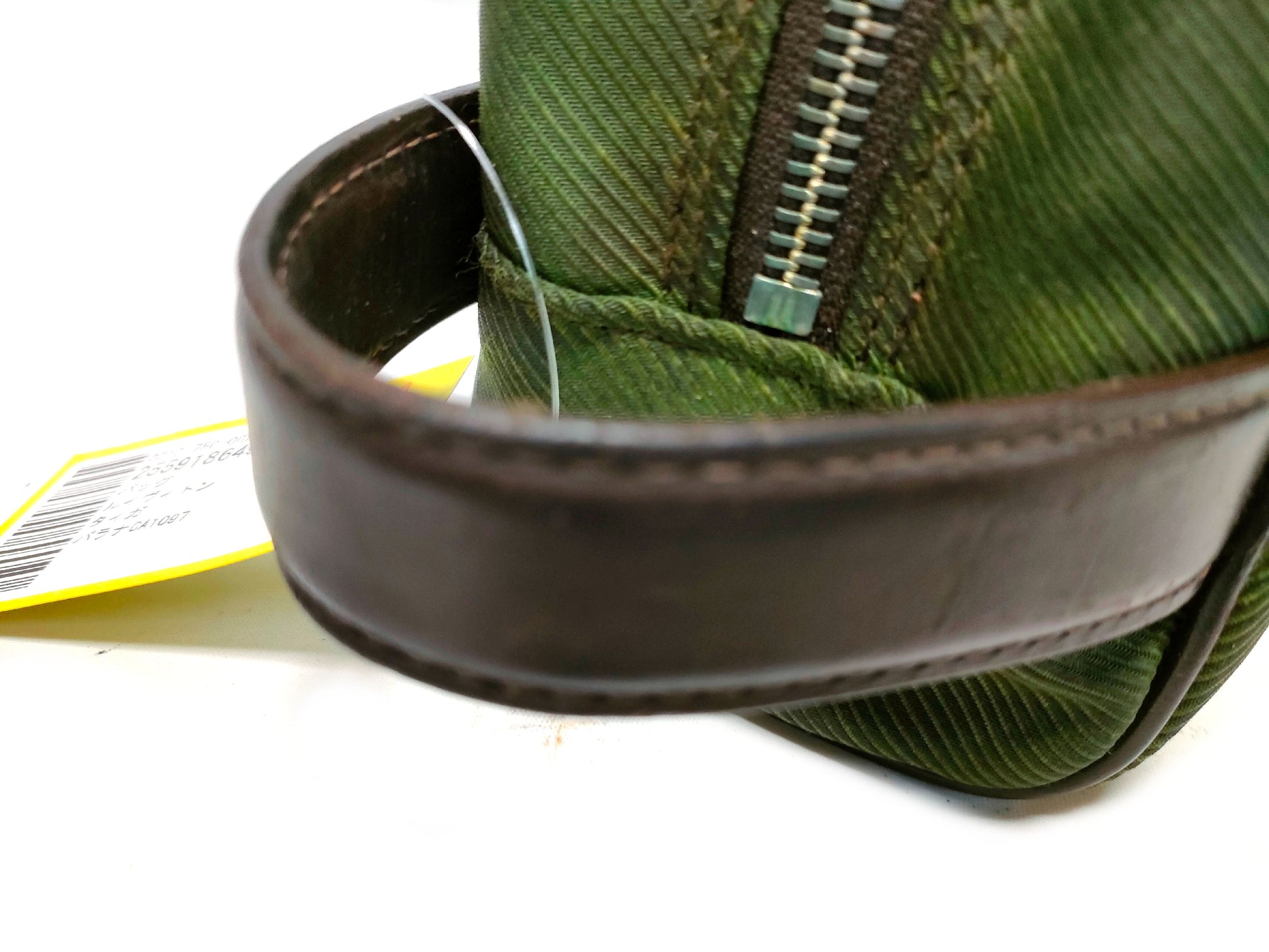 LOUIS VUITTON M30758 Taiga Parana Second Bag