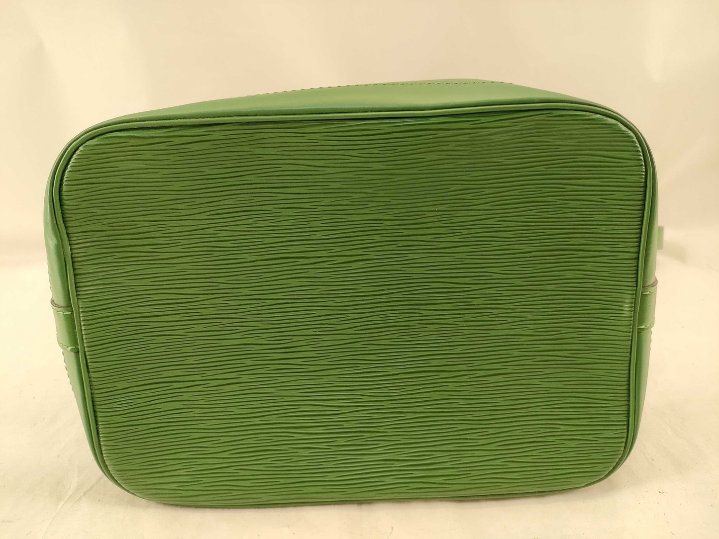 LOUIS VUITTON M44044 Epi Noe Two-Tone Shoulder Bag