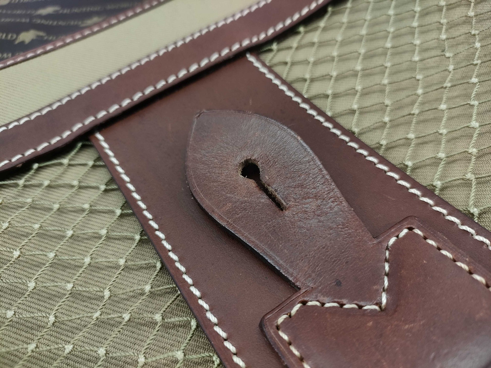 HUNTING WORLD Messenger Bag Shoulder Bag