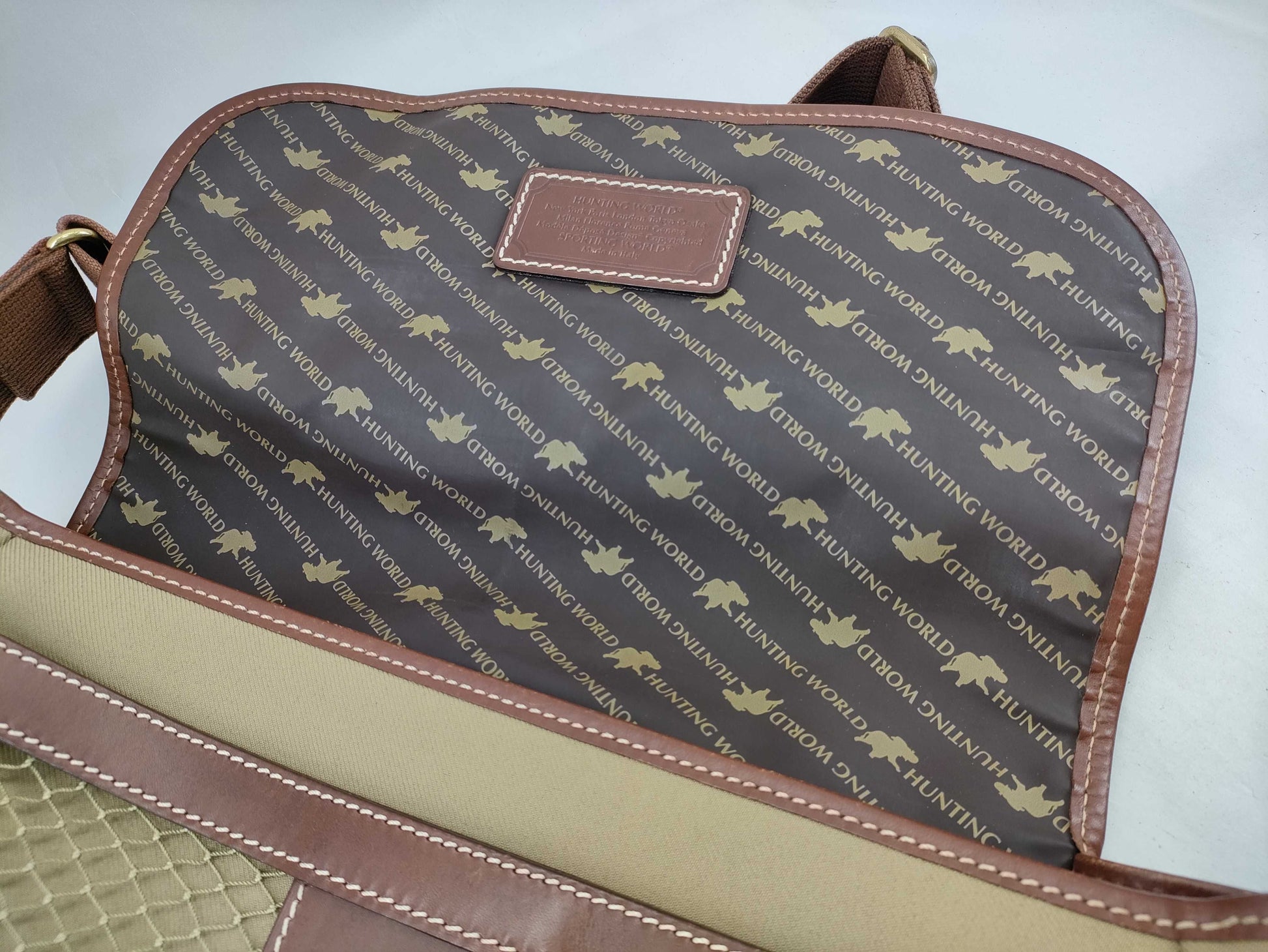 HUNTING WORLD Messenger Bag Shoulder Bag